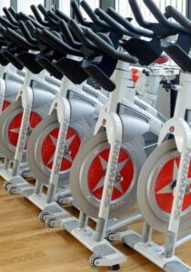 Spinning Bikes im Gruppenkursraum Novartis Fitnesscenter